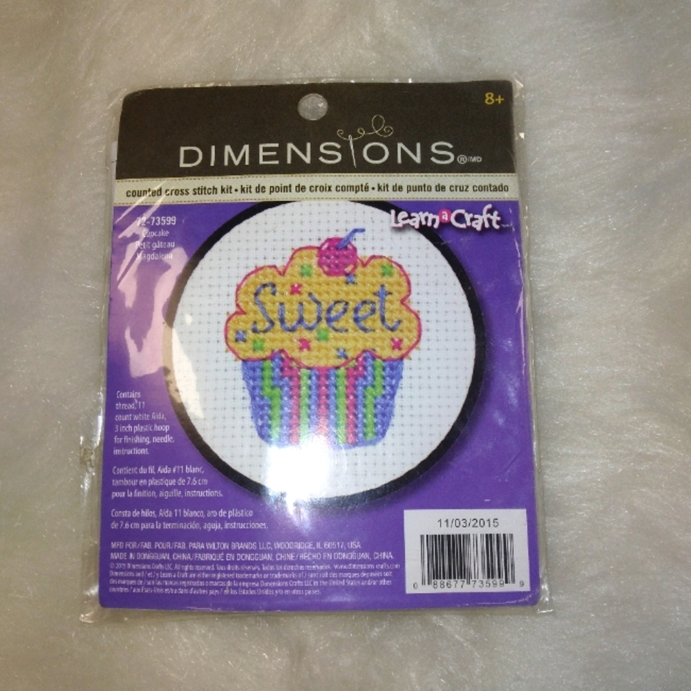 Dimensions Counted Cross Stitch Embroidery kit Cupcake 72-73599